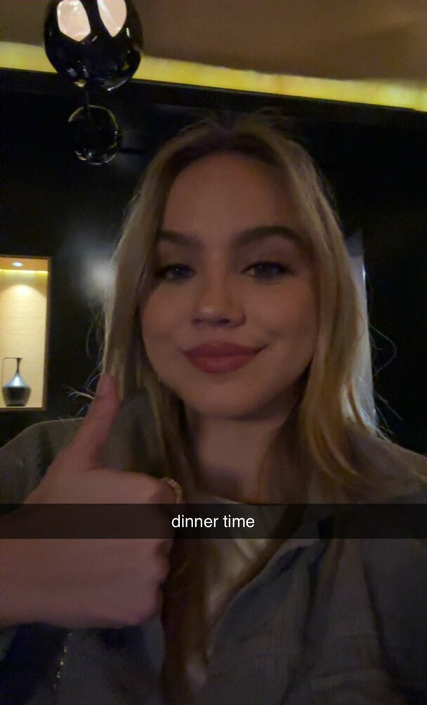 emma-brooks gallery photo #1469