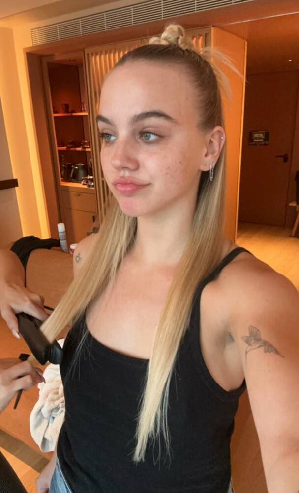 emma-brooks gallery photo #1472