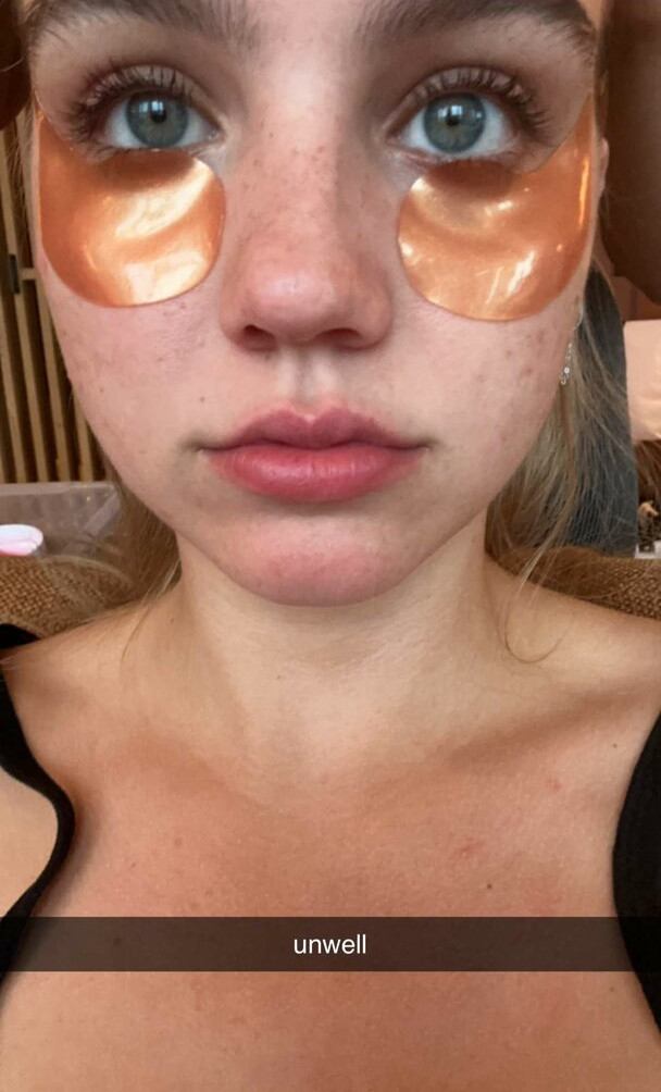 emma-brooks gallery photo #1474