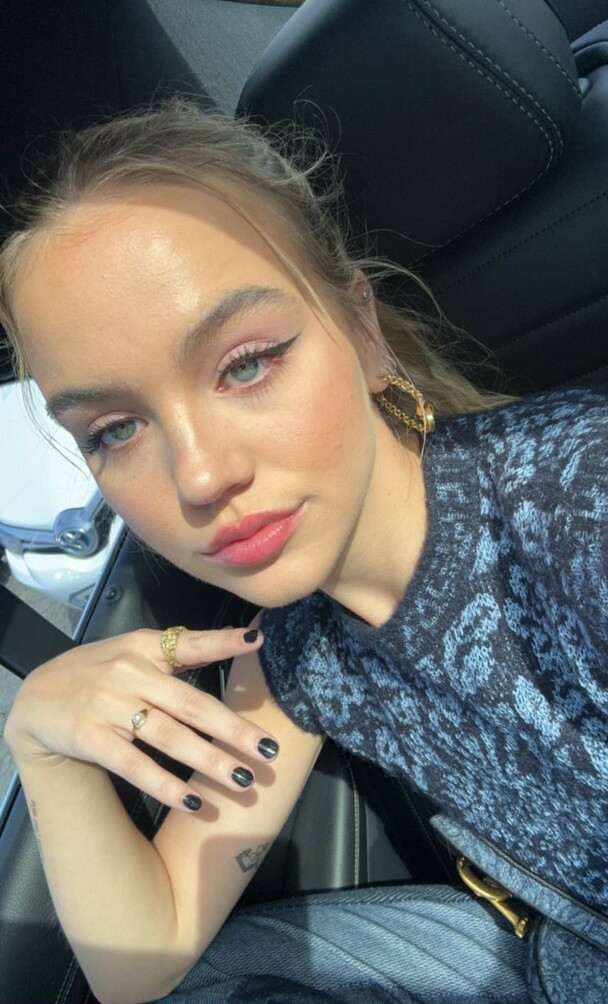 emma-brooks gallery photo #1476