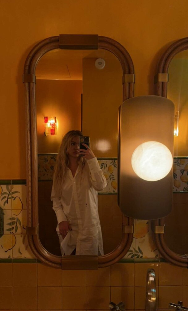 emma-brooks gallery photo #1499