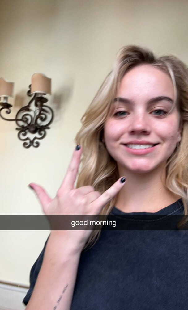 emma-brooks gallery photo #1502