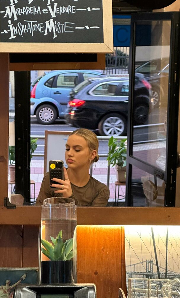 emma-brooks gallery photo #1511