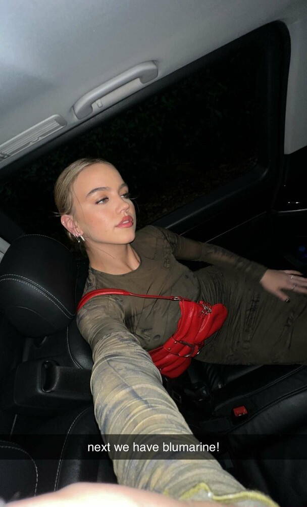 emma-brooks gallery photo #1512