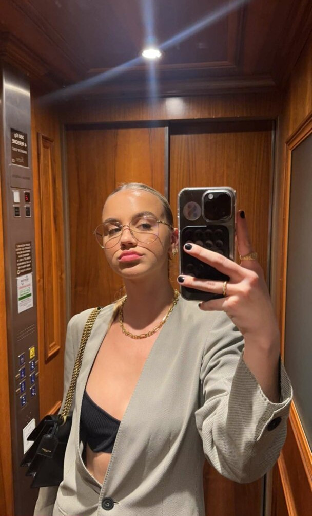 emma-brooks gallery photo #1520