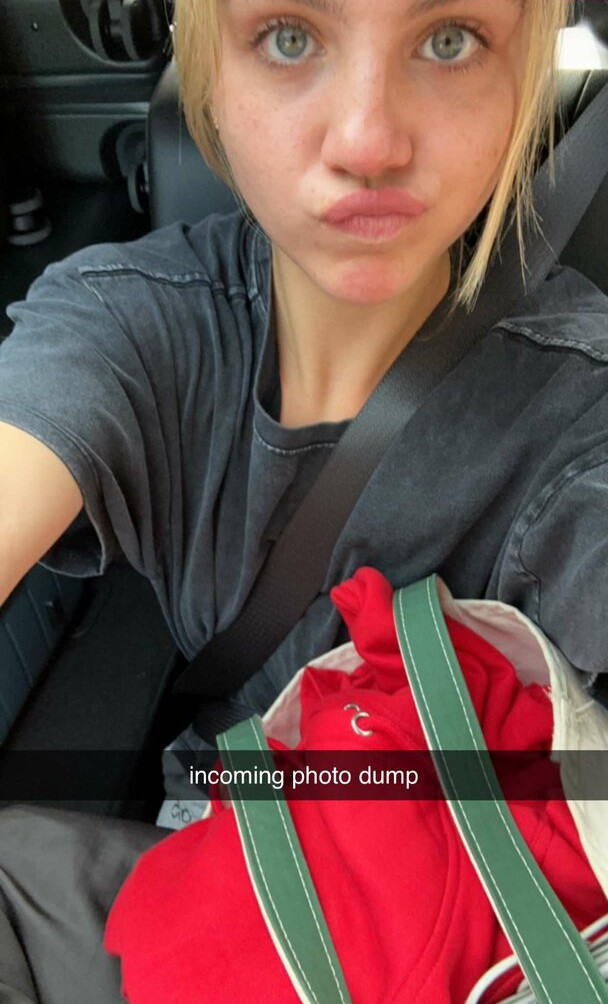 emma-brooks gallery photo #1544