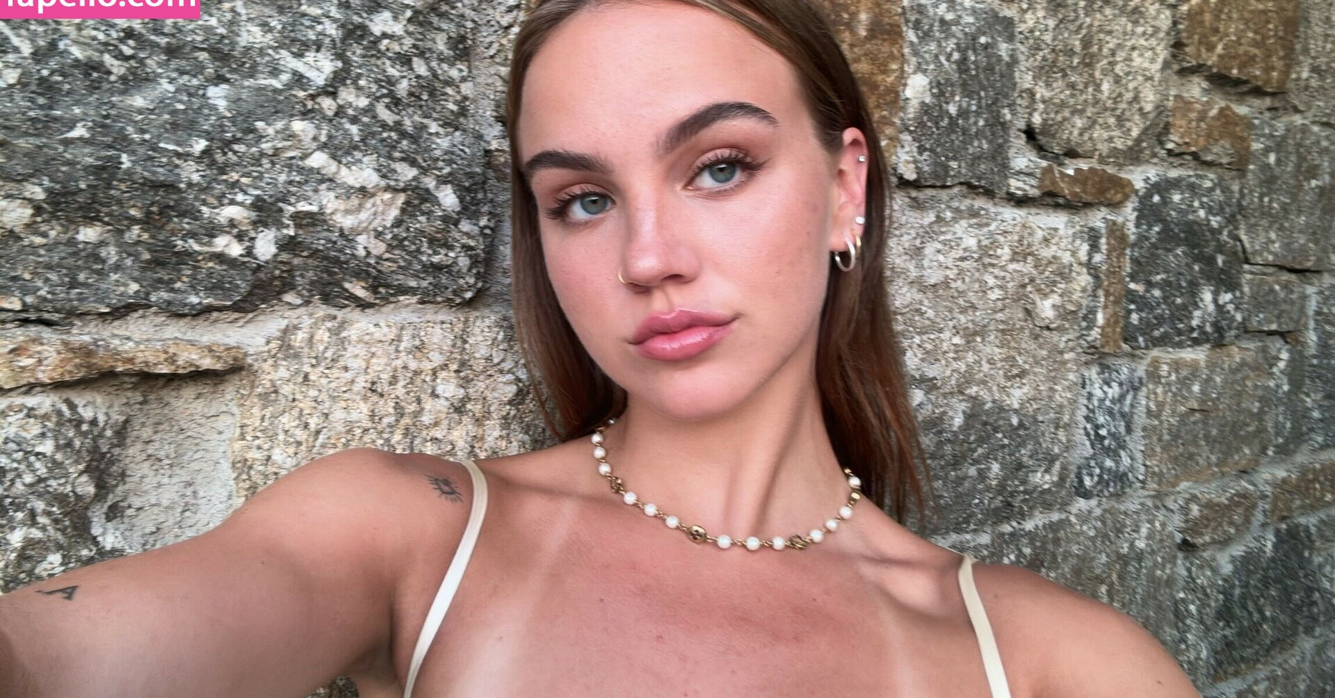 emma-brooks gallery photo #703