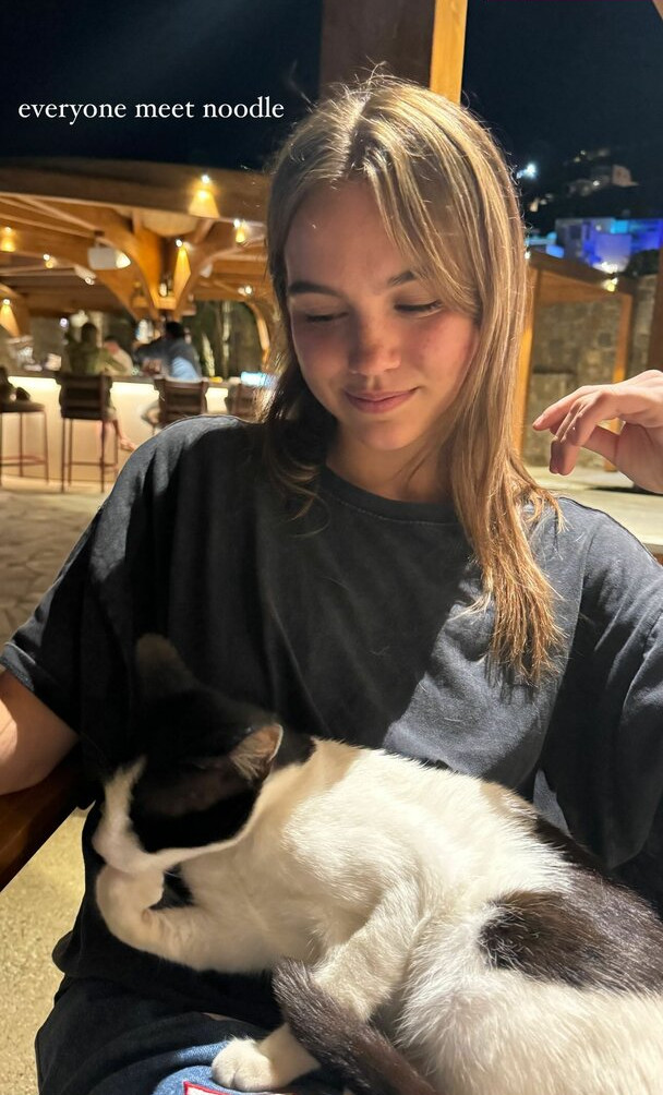 emma-brooks gallery photo #717