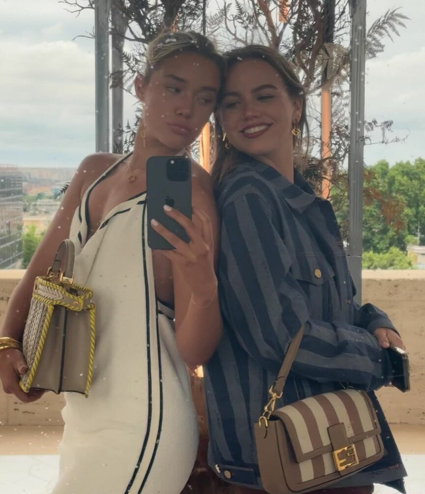 emma-brooks gallery photo #718