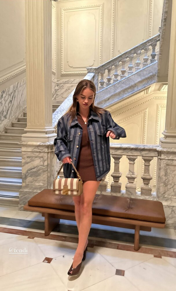 emma-brooks gallery photo #722