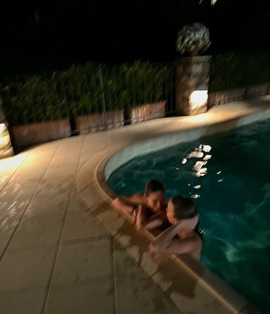 emma-brooks gallery photo #729