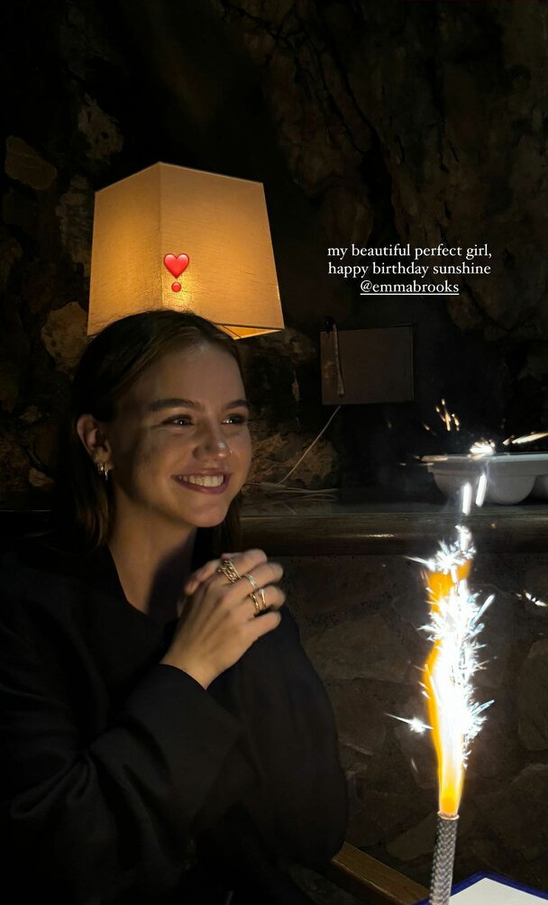 emma-brooks gallery photo #748