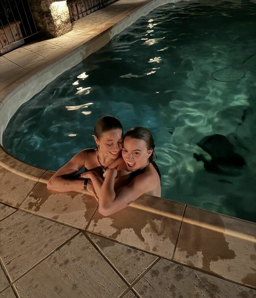 emma-brooks gallery photo #762