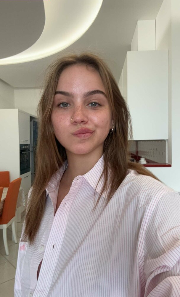 emma-brooks gallery photo #778