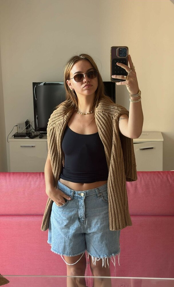 emma-brooks gallery photo #779