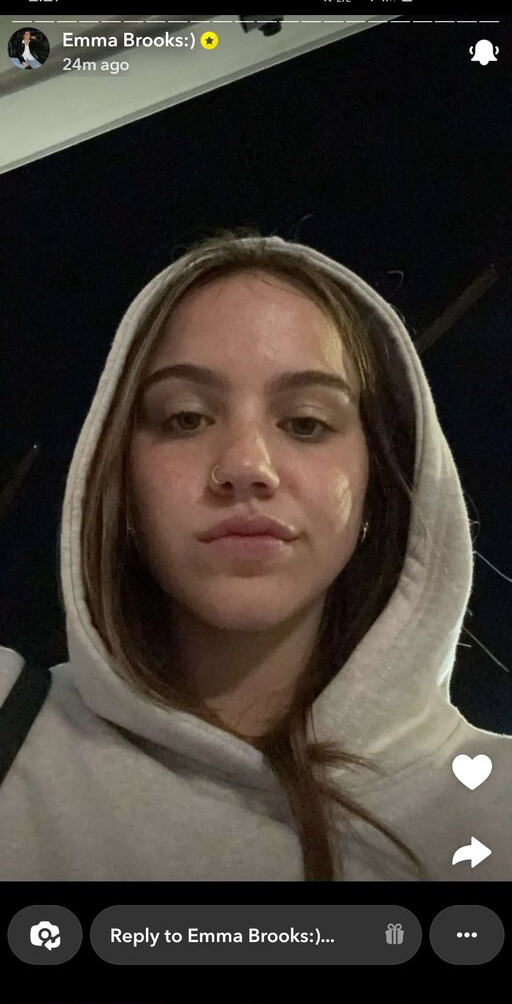 emma-brooks gallery photo #790