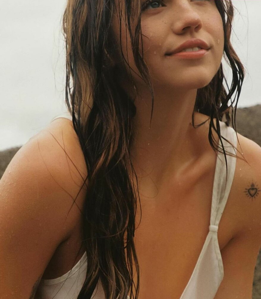 emma-brooks gallery photo #792