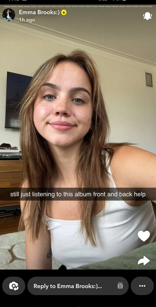 emma-brooks gallery photo #796