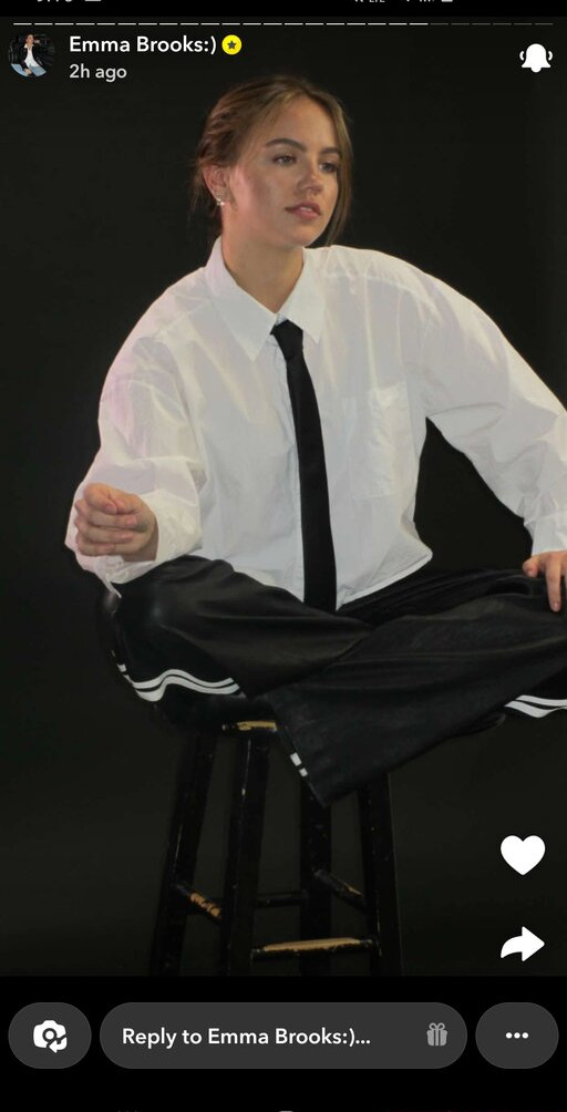 emma-brooks gallery photo #813