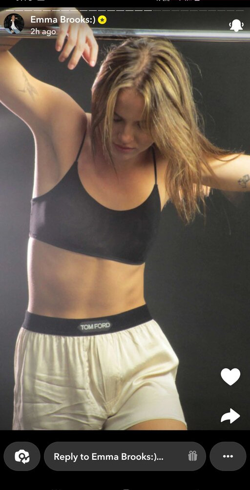 emma-brooks gallery photo #815