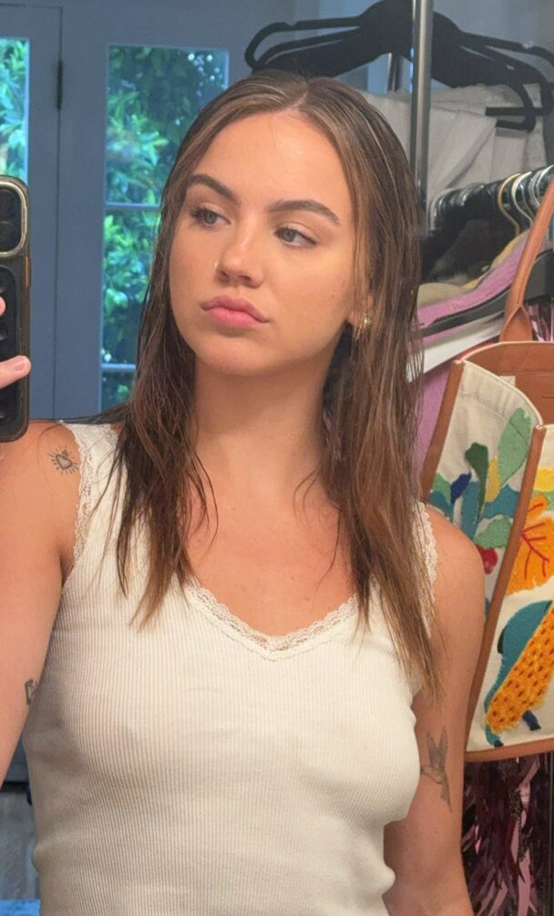 emma-brooks gallery photo #826