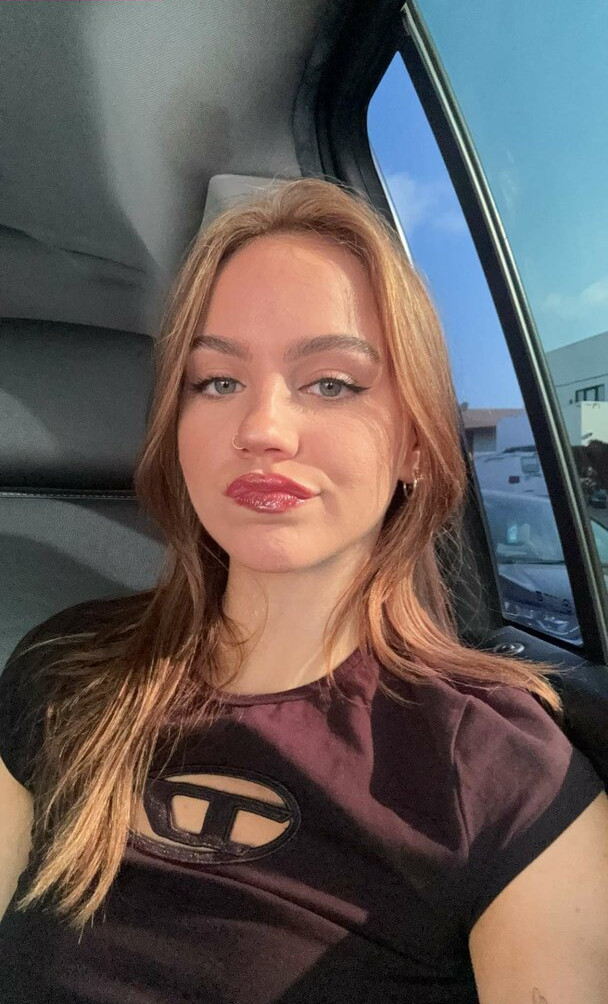 emma-brooks gallery photo #834