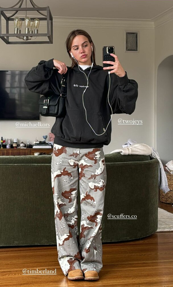 emma-brooks gallery photo #835