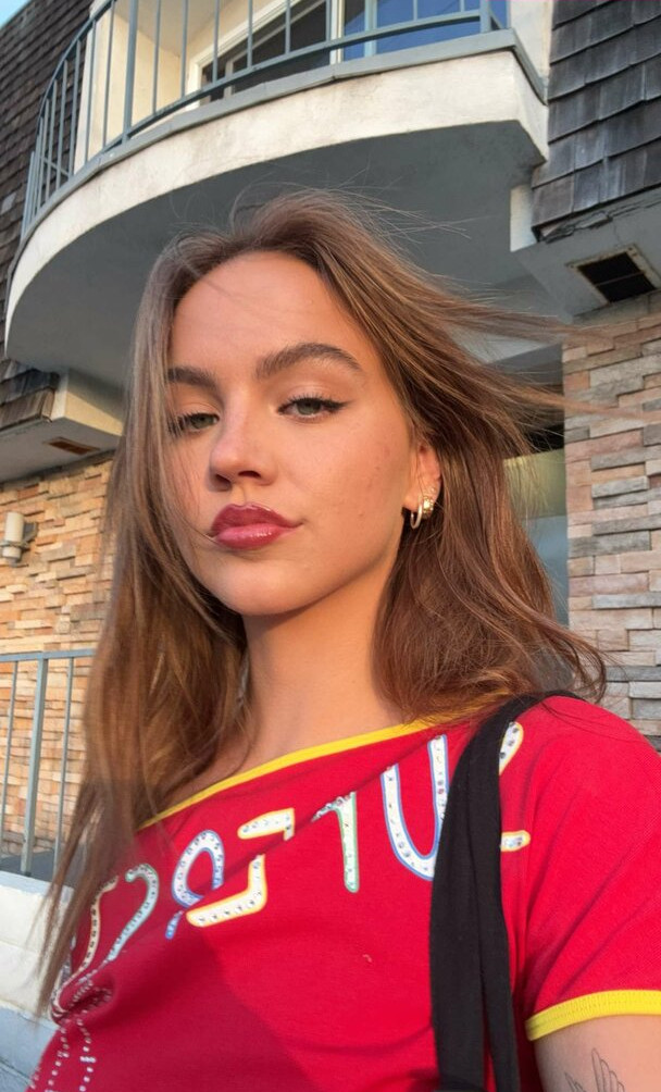 emma-brooks gallery photo #843