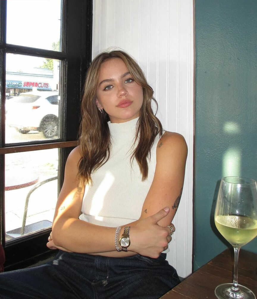 emma-brooks gallery photo #849