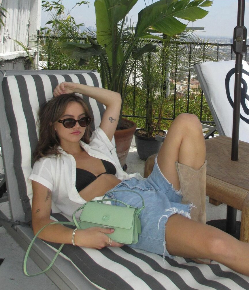 emma-brooks gallery photo #854