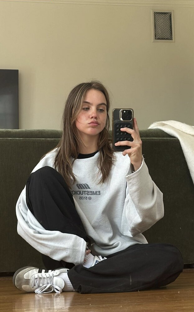 emma-brooks gallery photo #865