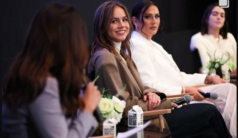 emma-brooks gallery photo #867