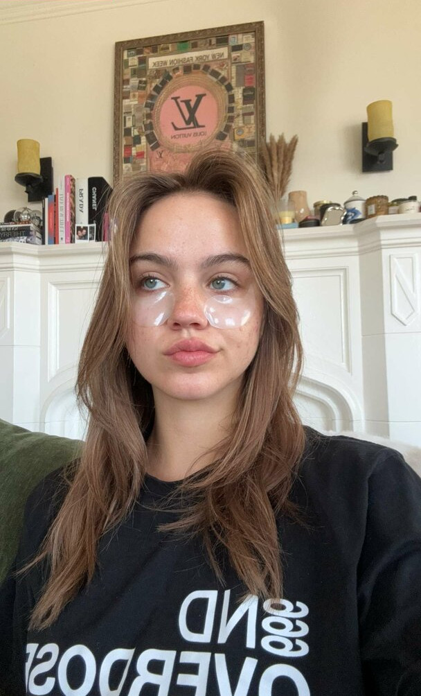 emma-brooks gallery photo #872