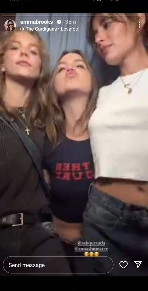 emma-brooks gallery photo #876