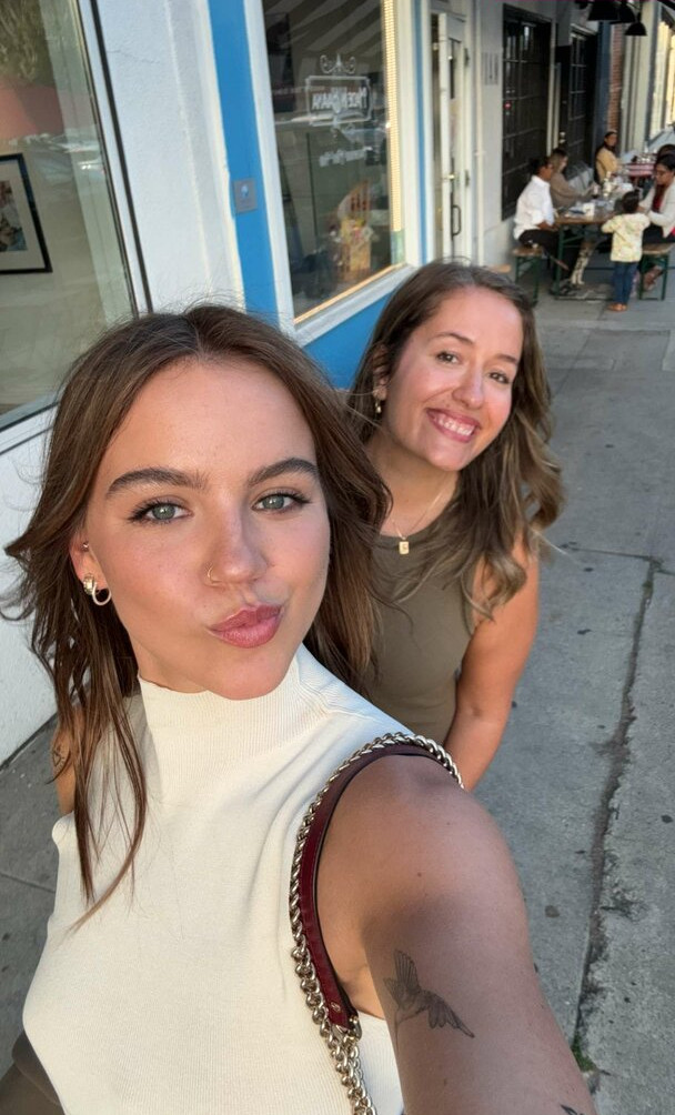 emma-brooks gallery photo #888