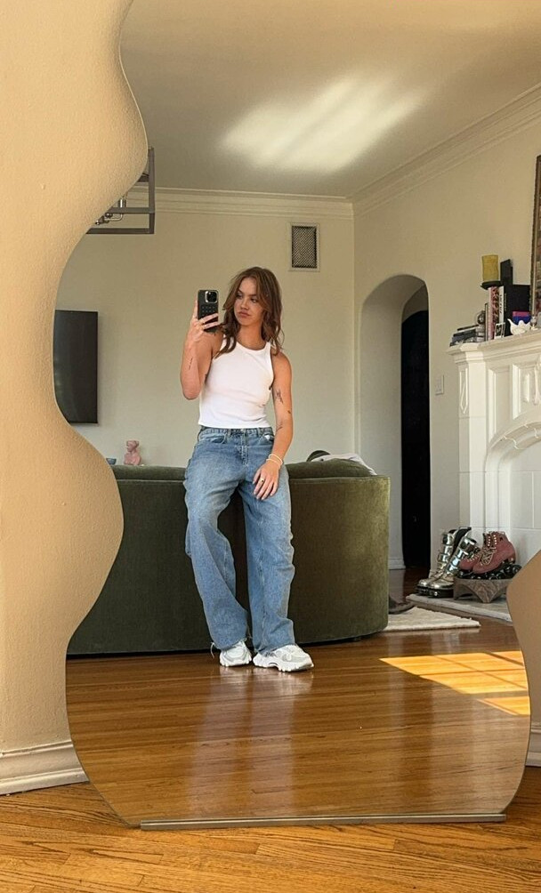 emma-brooks gallery photo #910