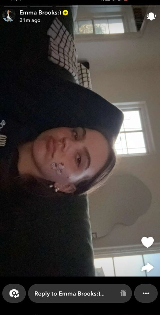 emma-brooks gallery photo #912