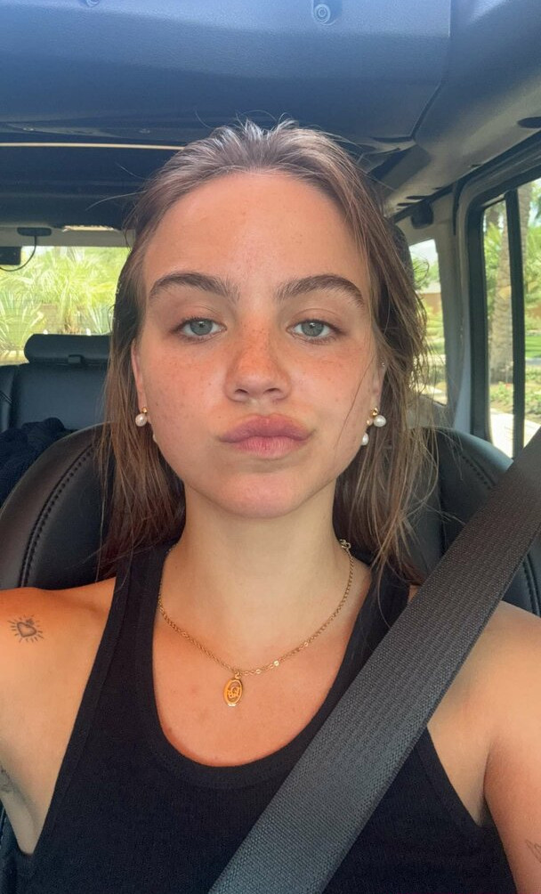 emma-brooks gallery photo #922