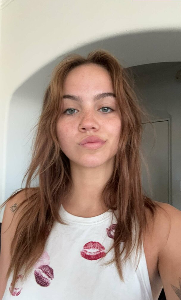 emma-brooks gallery photo #946