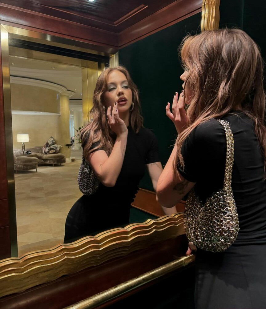 emma-brooks gallery photo #951