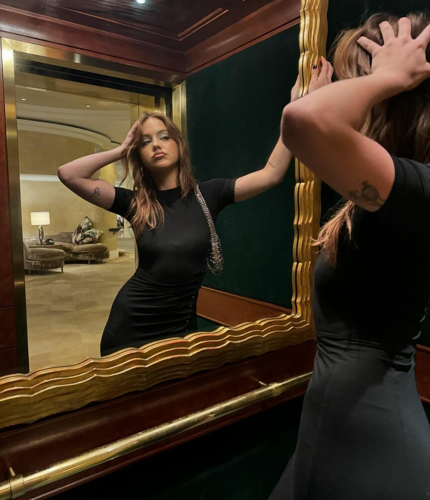 emma-brooks gallery photo #955