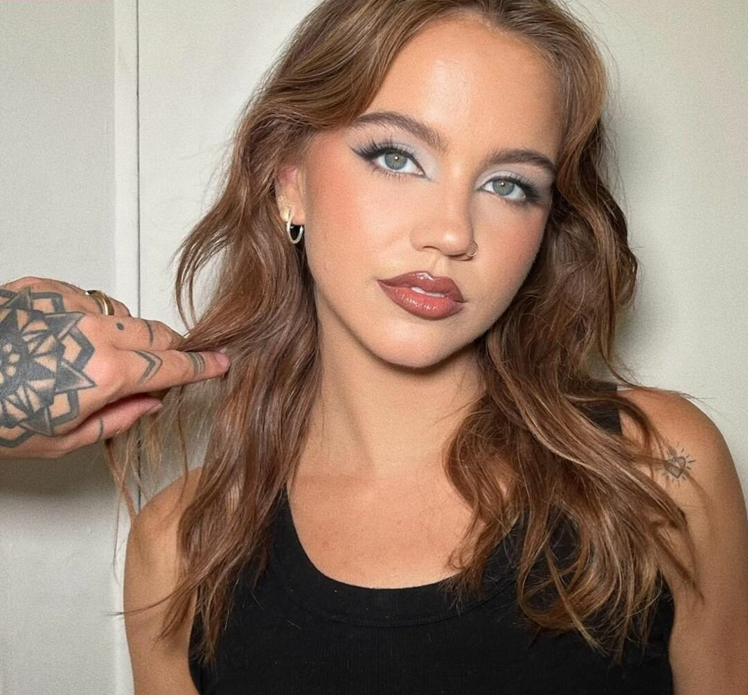 emma-brooks gallery photo #956