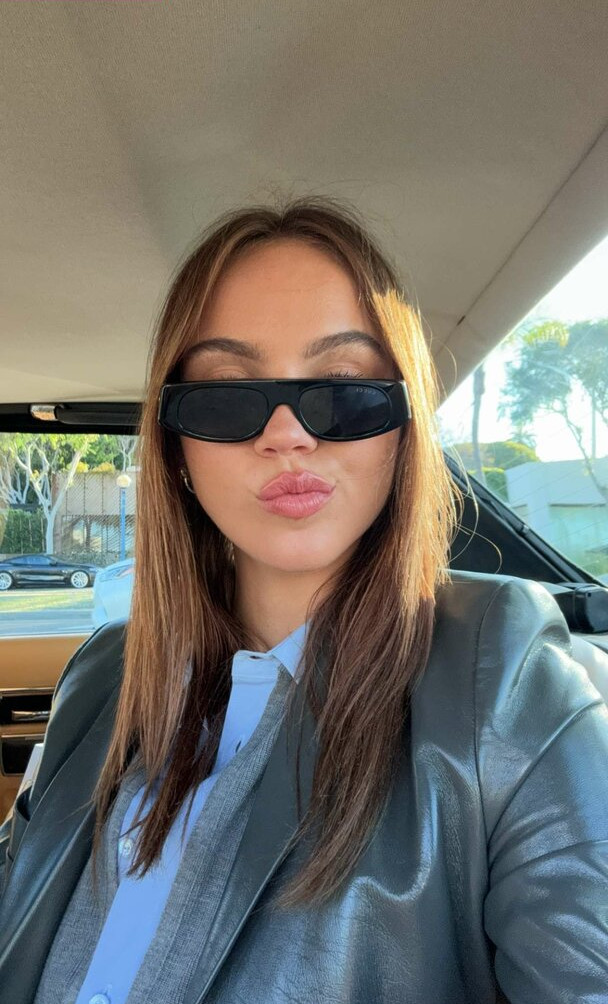 emma-brooks gallery photo #965