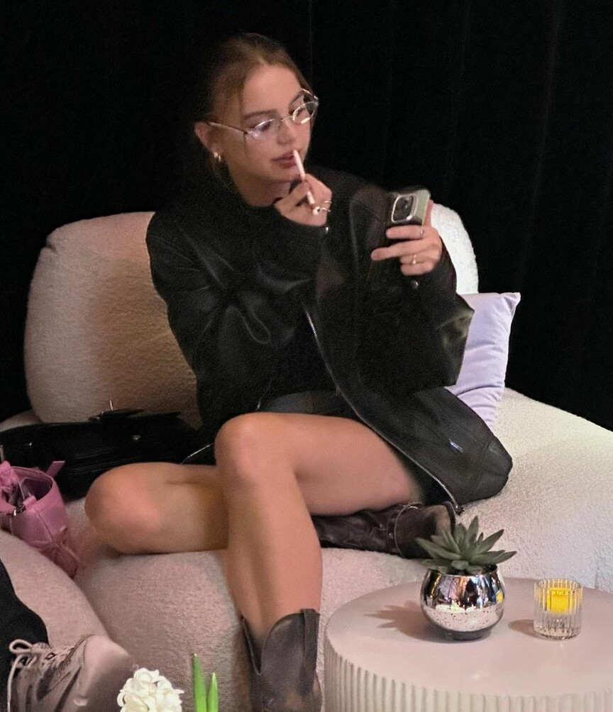 emma-brooks gallery photo #970