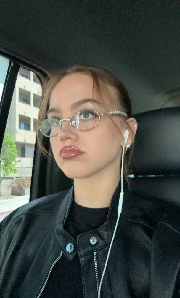 emma-brooks gallery photo #972