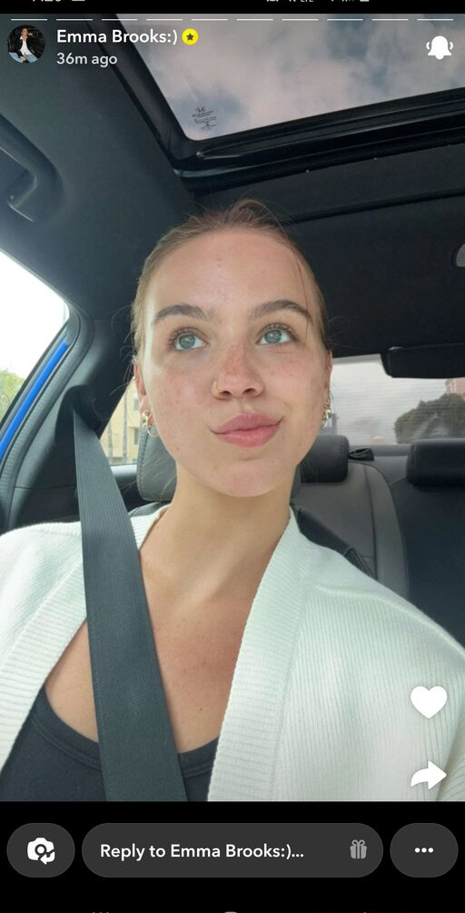 emma-brooks gallery photo #979