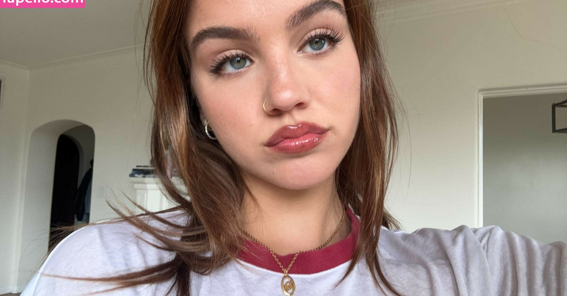 emma-brooks gallery photo #990