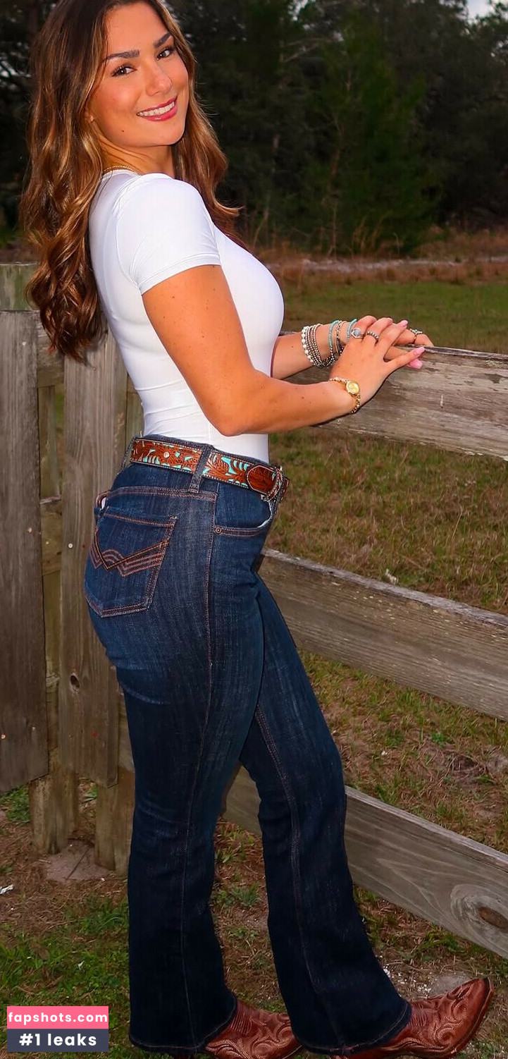 Emma Buckley gallery photo #13