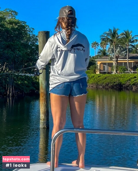 Emma Buckley gallery photo #29