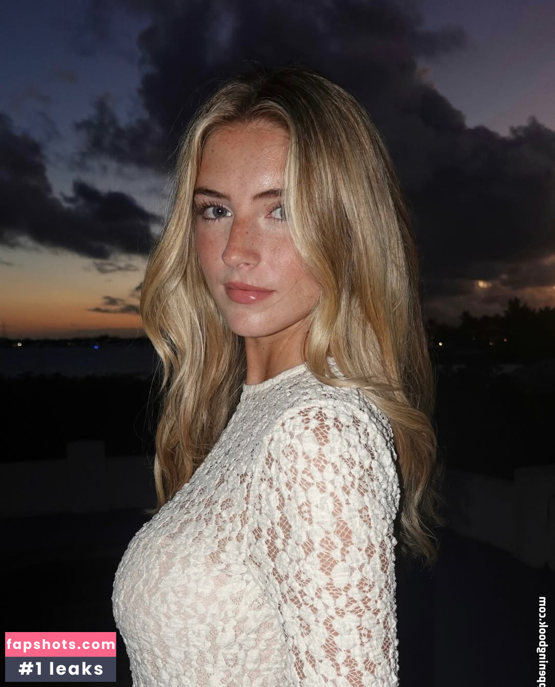 Emma Burnze gallery photo #7